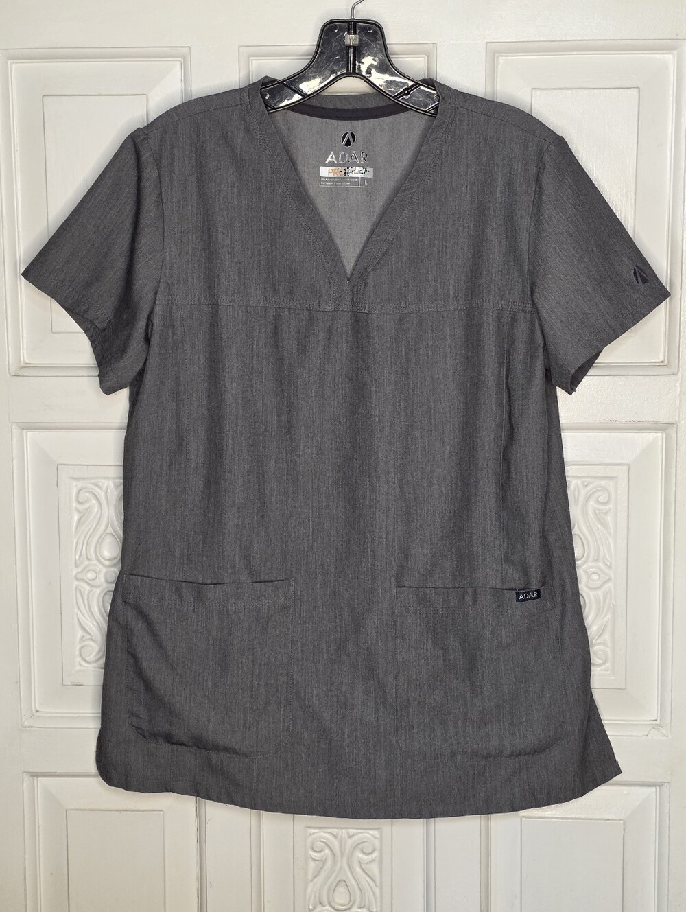 Adar Pro Heather Gray V-Neck Scrub Top Size Large